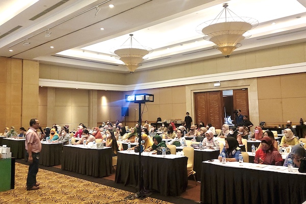 Angel hosts a series of live baking demonstration in Indonesia