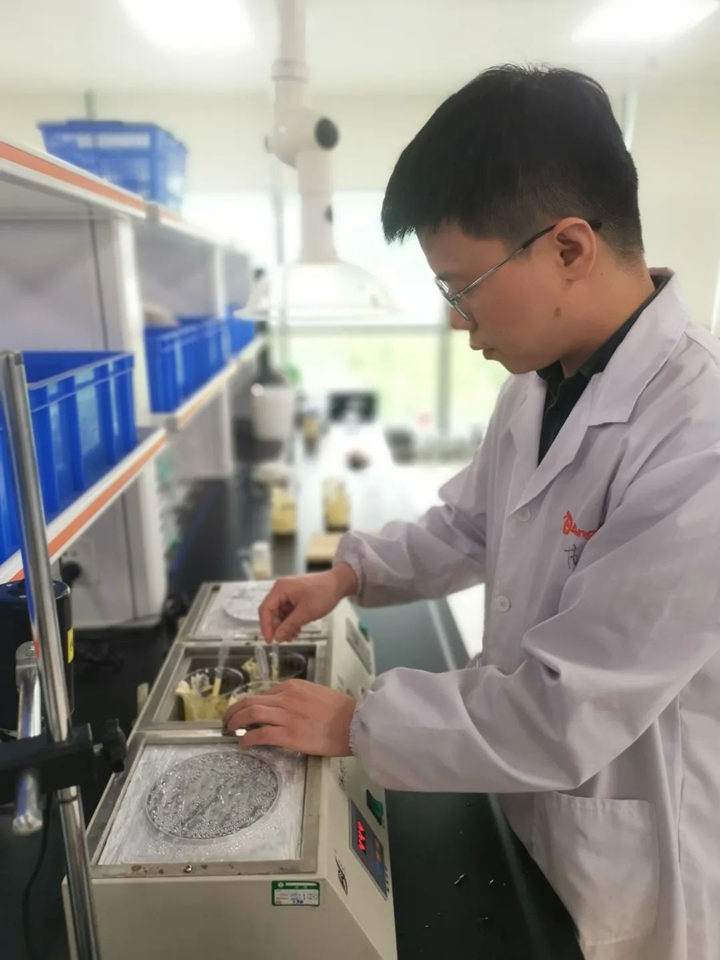 云顶集团4008酶制剂应用研发平台