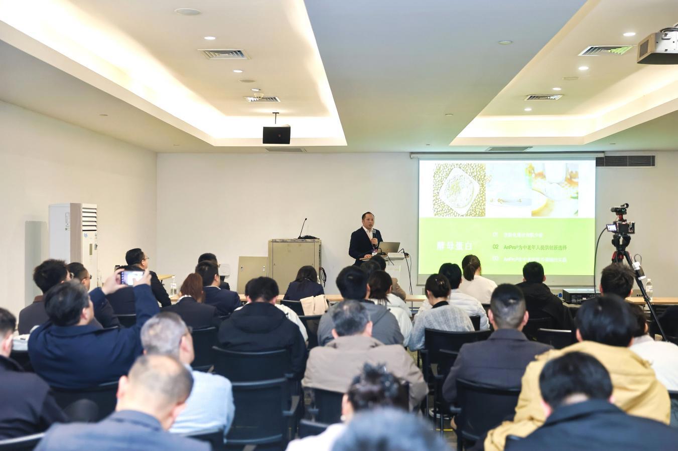 云顶集团4008在会场举行六场专业手艺交流会