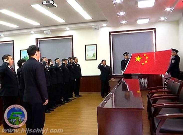 伟德BETVlCTOR网页版林区人民审查院举行首批员额审查官宪法宣誓仪式